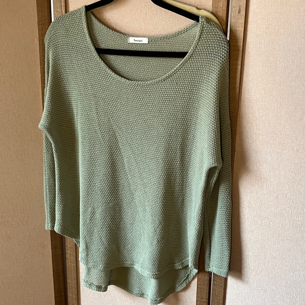 FINAL MARKDOWN TeenBell Sage Knit Top medium